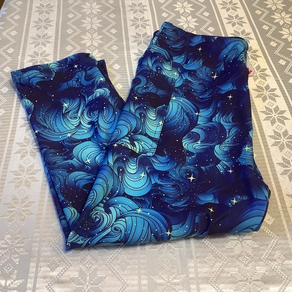Luv21 Leggings Capris Cropped Women’s Size 2-10 Yoga Waistband Night Sky Pattern - Picture 8 of 9